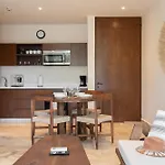 Exclusive Kaybe Stay With Private Pool & Jacuzzi